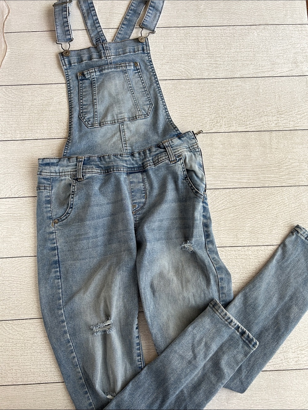 Wallflower denim bib overalls S Modern style Skinny leg with stretch EUC